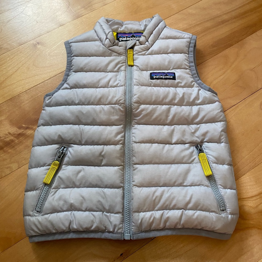 Patagonia down vest - 2T - EUC